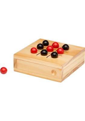 Strobus wooden tic-tac-toe game