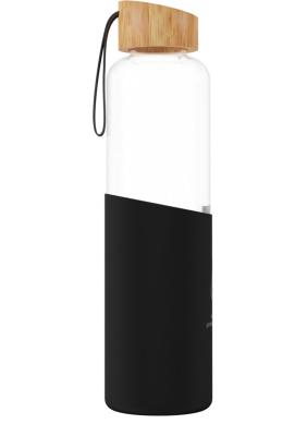 SCX.design D21 550 ml borosilicate glass bottle with recycled silicone sleeve and bamboo lid